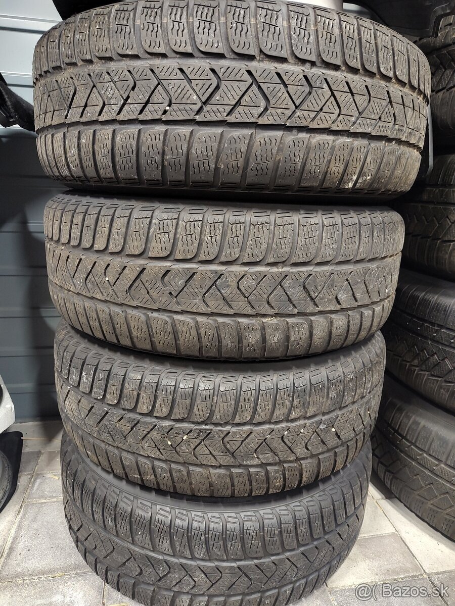 Predám zimné pneumatiky 215/60 R16 Pirelli