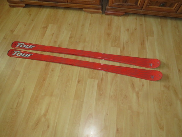 Predam NOVE ski-alp lyze TIGER,160 cm,bez viazania-RED