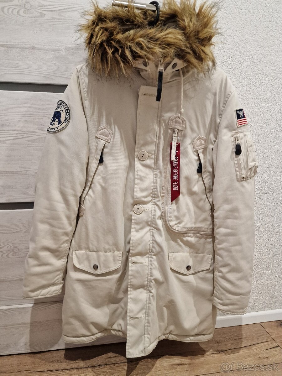 Krásny dámsky kabát Alpha industries polar