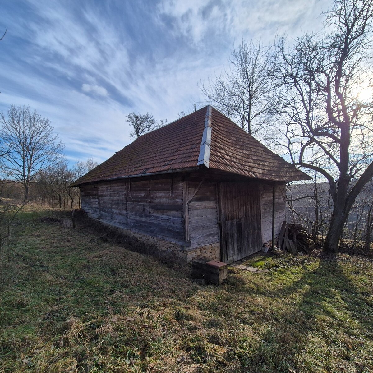 Exkluzívne TIMA Real ponúka na predaj záhradu so stodolou v