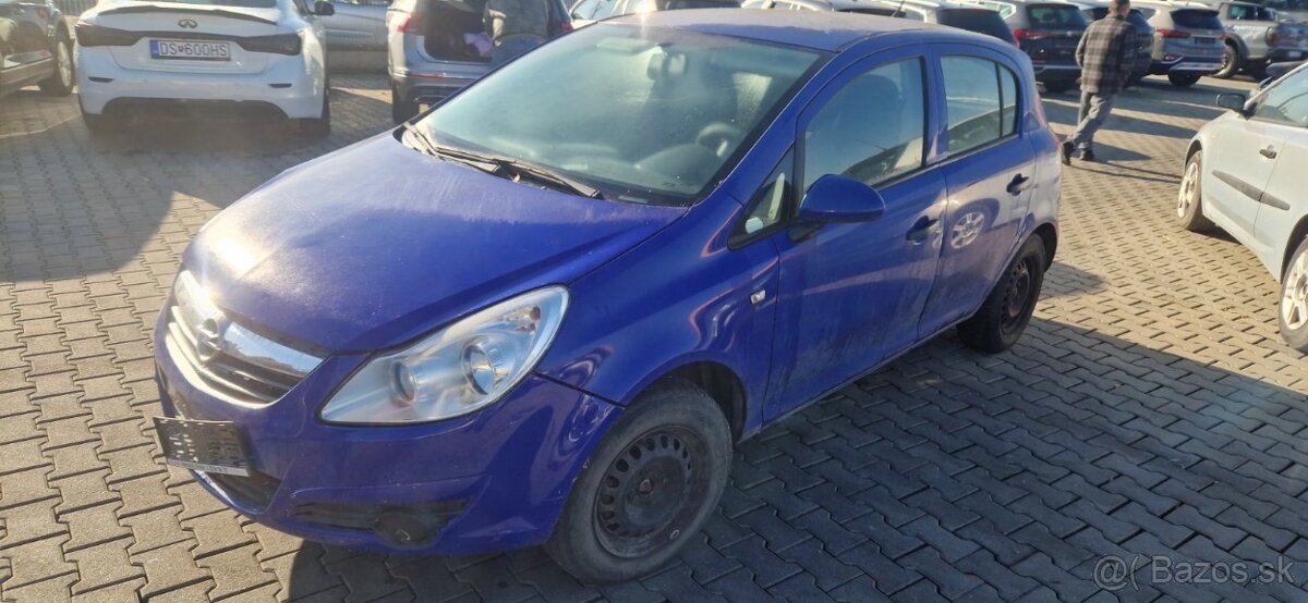 Lacno rozpredám Opel Corsa 2006-2014 na náhradné diely