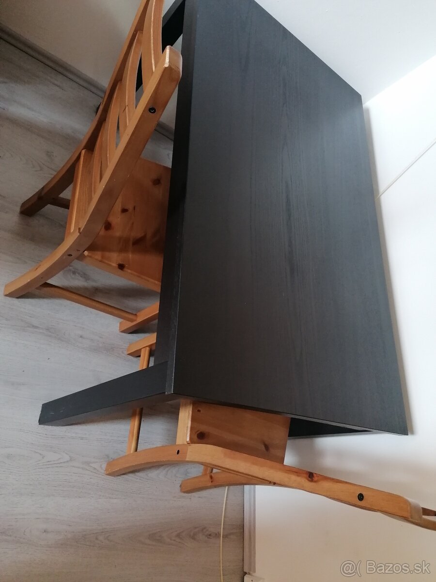 Rozkladací čierny stol Ikea + 2 stoličky
