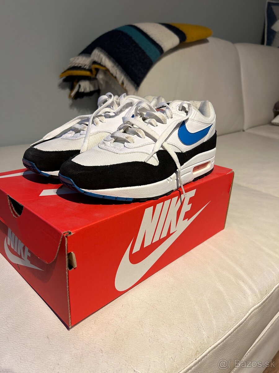 Nike airmax 1 essentials