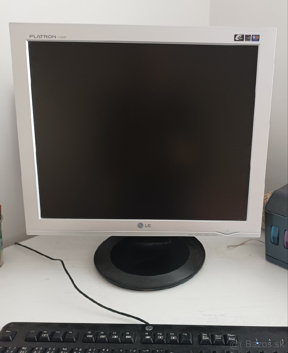 LCD monitor zn. LG Flatron