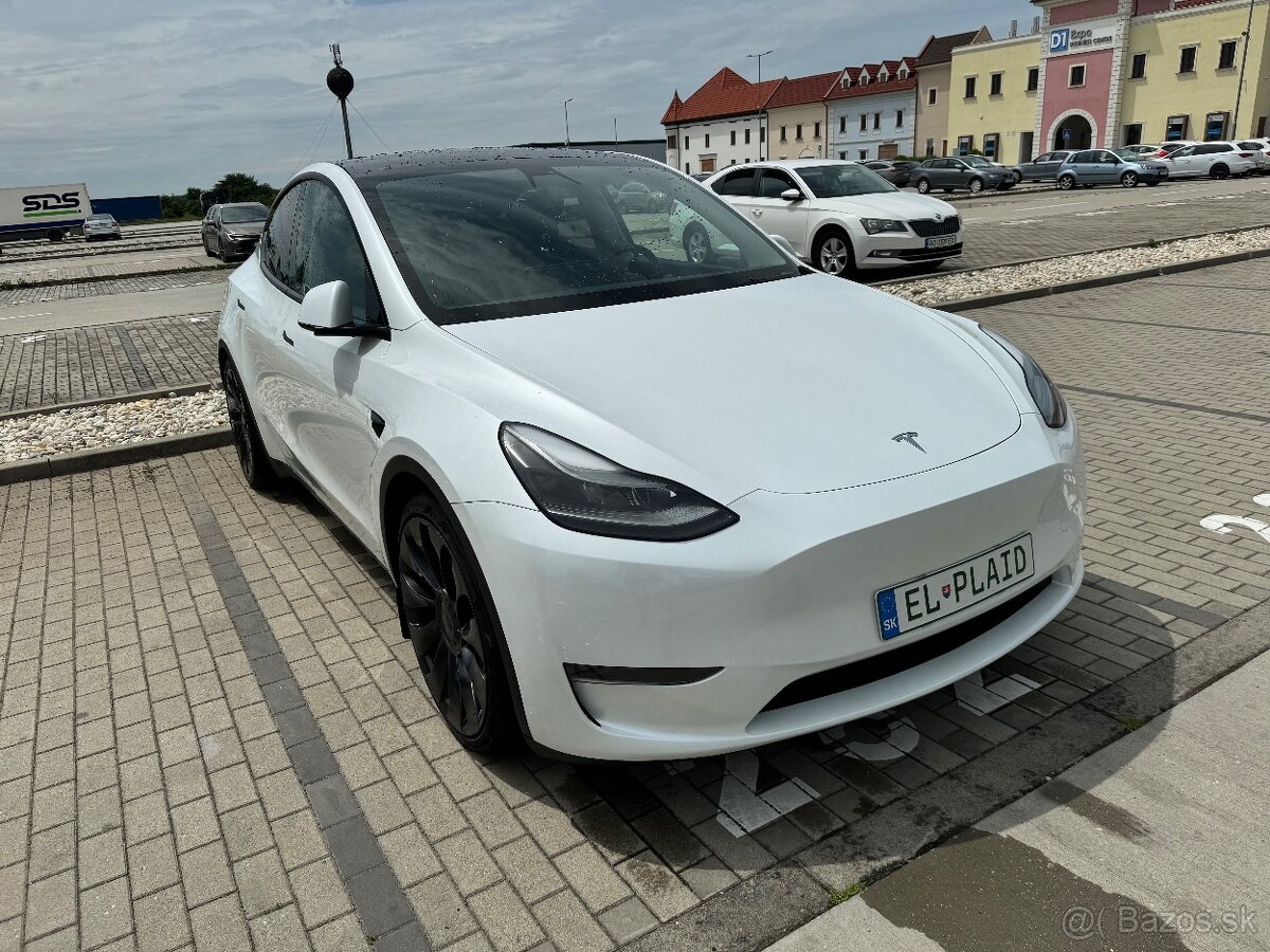 TESLA model Y PERFORMANCE + ťažné (odpočet DPH)