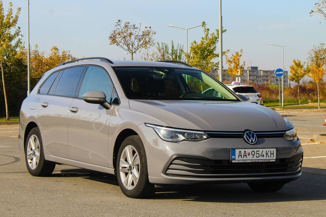 Volkswagen Golf 1.5 TGI Life Benzín/CNG Top Stav