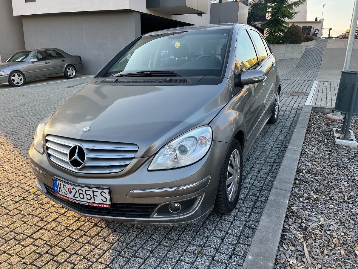 Mercedes-Benz B180 2006