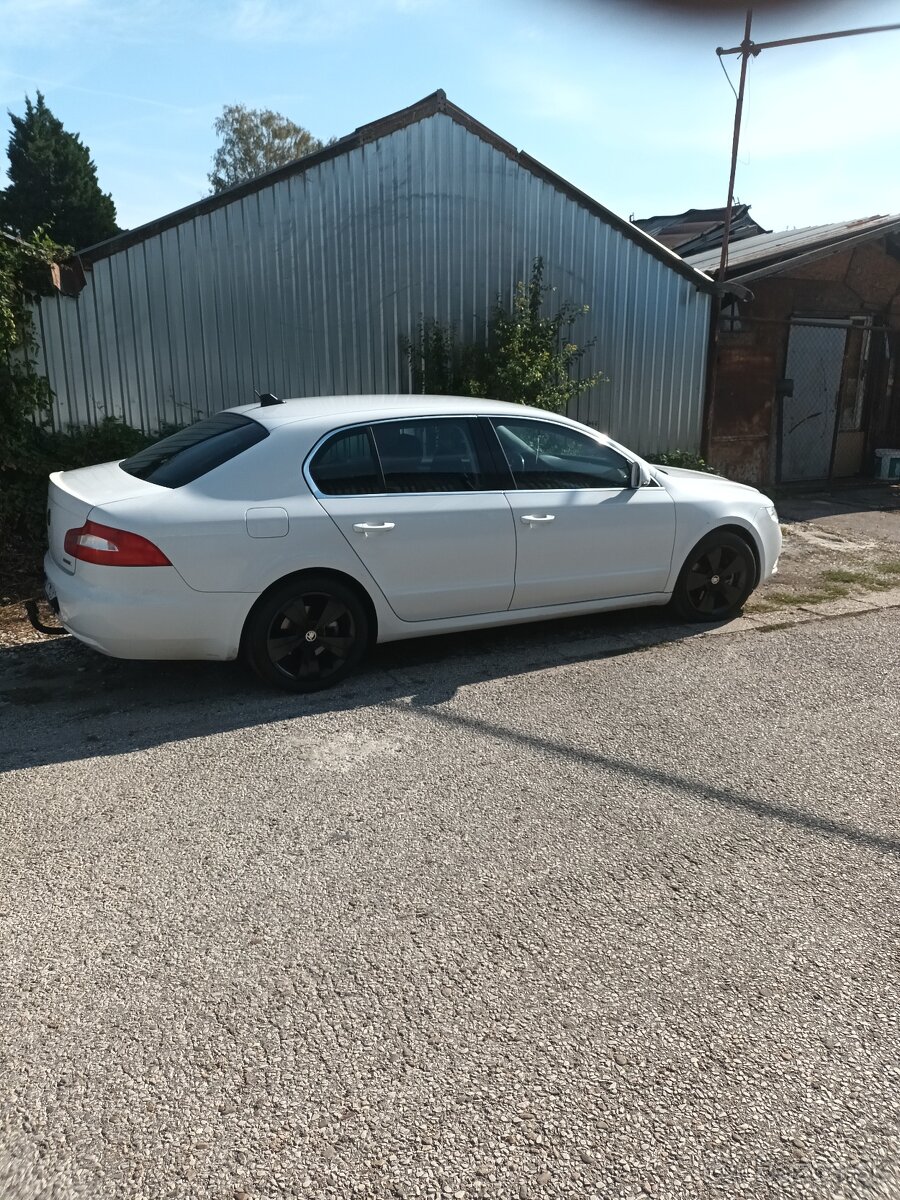 Skoda Superb 2 2009