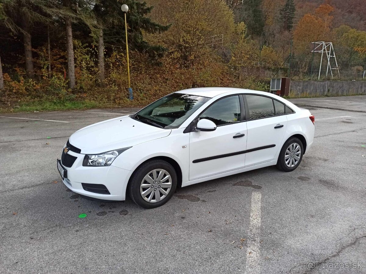 Chevrolet Cruze 1.6 benzín v TOP stave