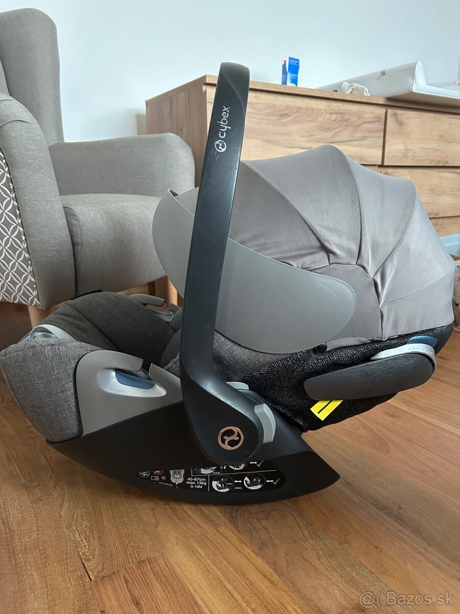 Polohovatelné vajíčko Cybex Cloud Z i-size