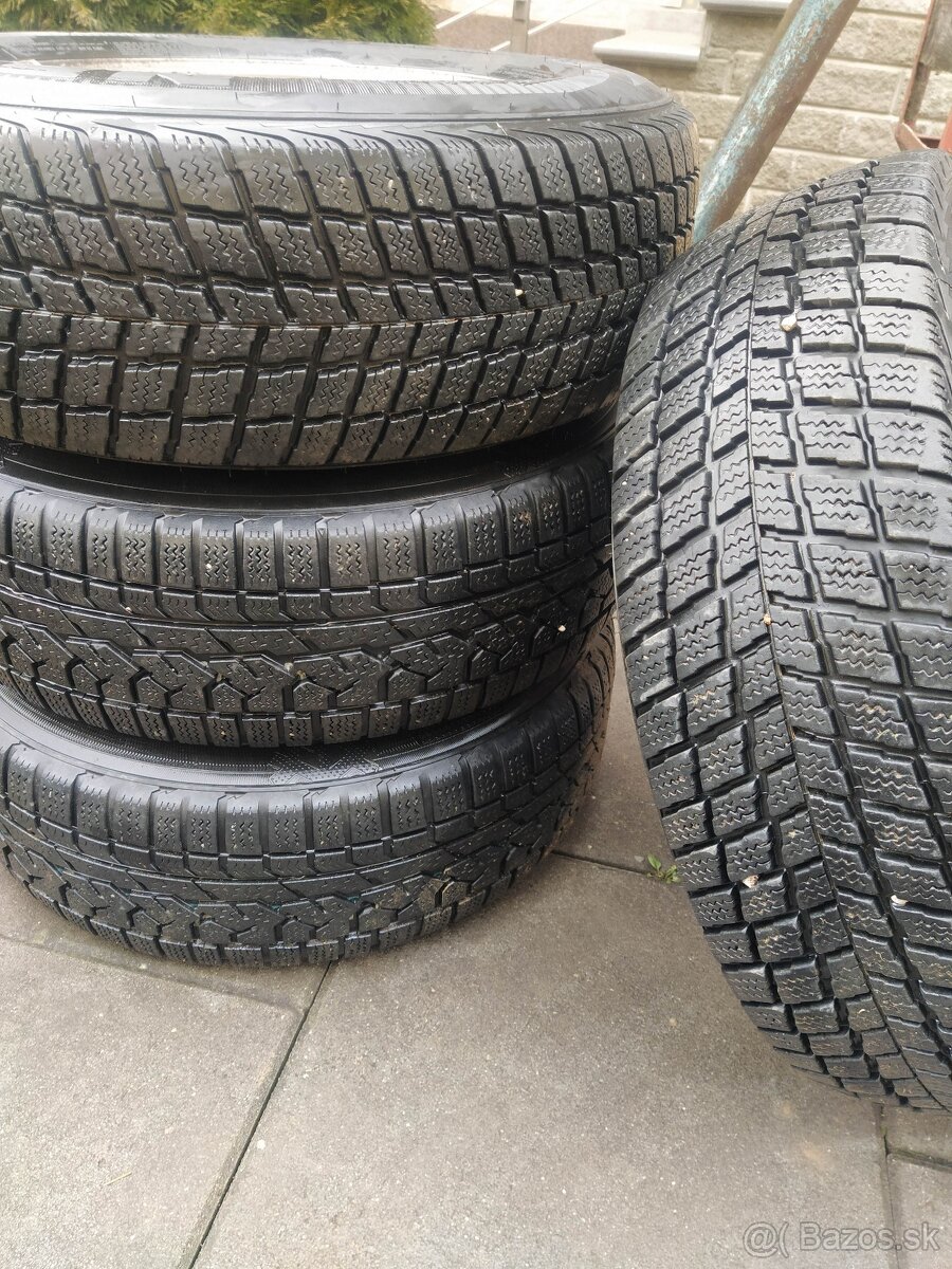 235/70 R16