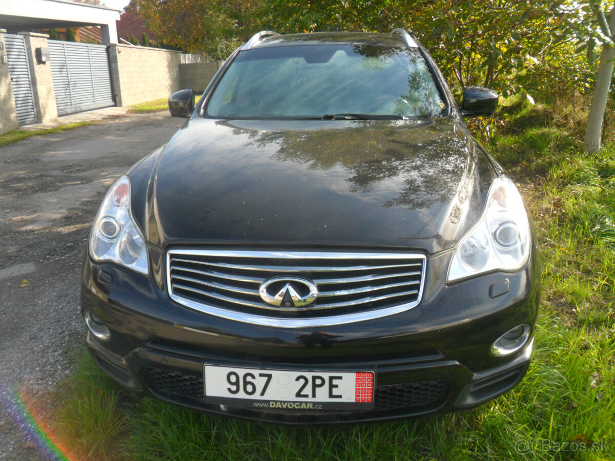 Predam Infiniti EX 3.0d AWD VADA MOTORA.