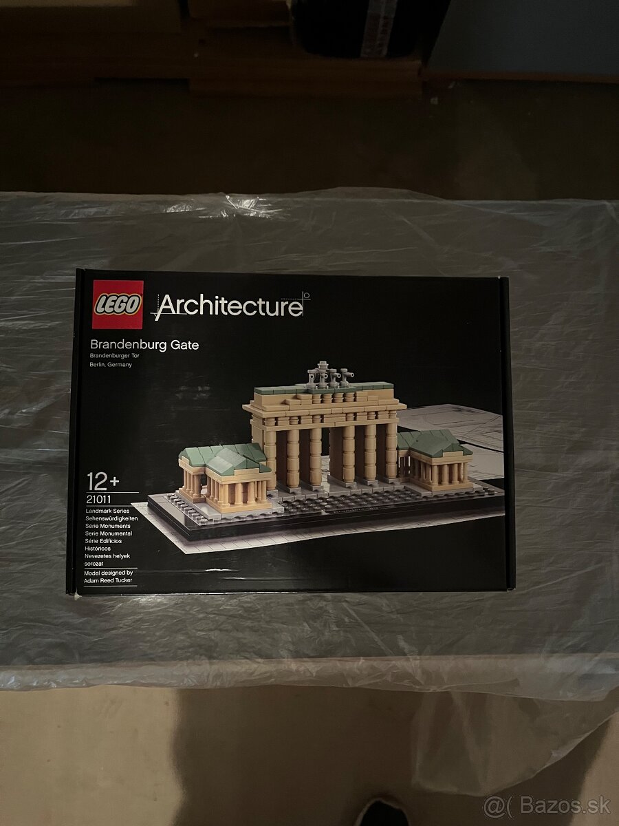 LEGO 21011