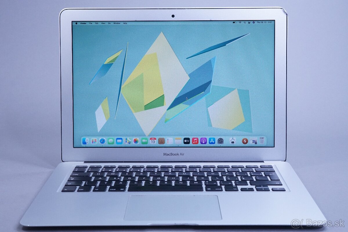 ZÁRUKA/Macbook Air 13.3"CTO/I7 2.2HZ/8GB RAM/512GB SSD/ CZ