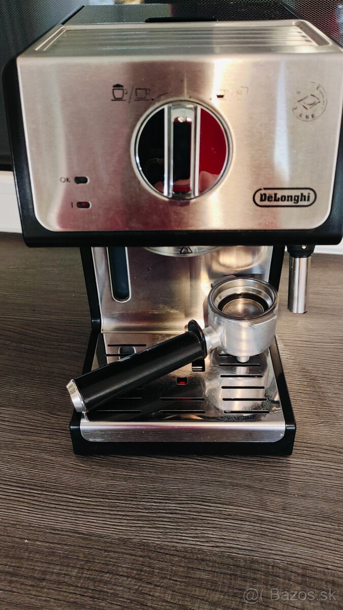 Kavovar delonghi