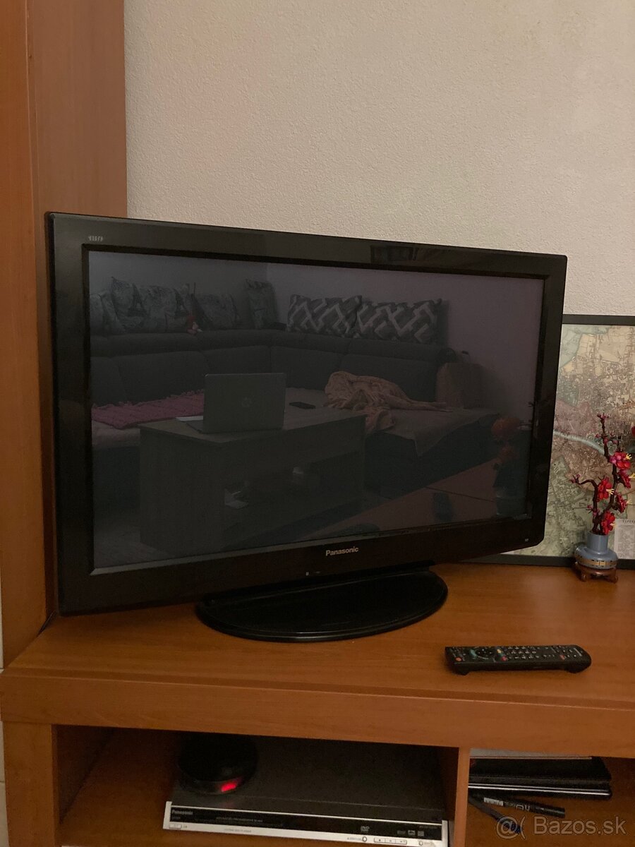 Televízor PANASONIC model TX-P37X20E