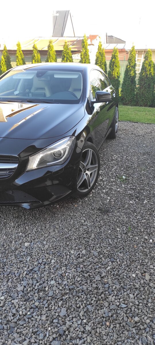 Mercedes - Benz CLA 200D Shooting Break