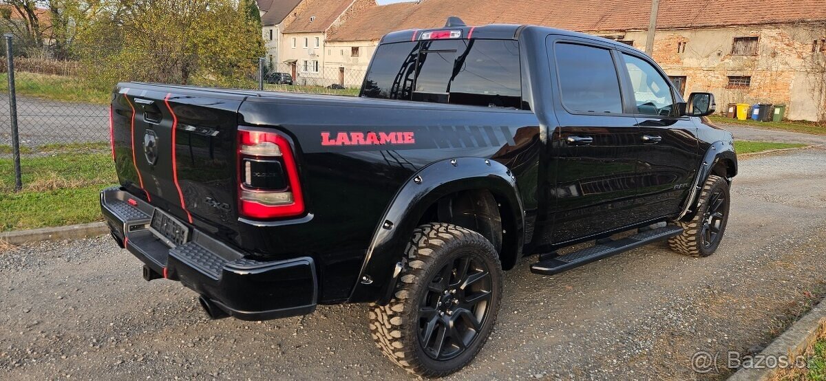 DODGE RAM 1500 LARAMIE 4X4 5.7 HEMI 2020 OFFROAD PAKIET