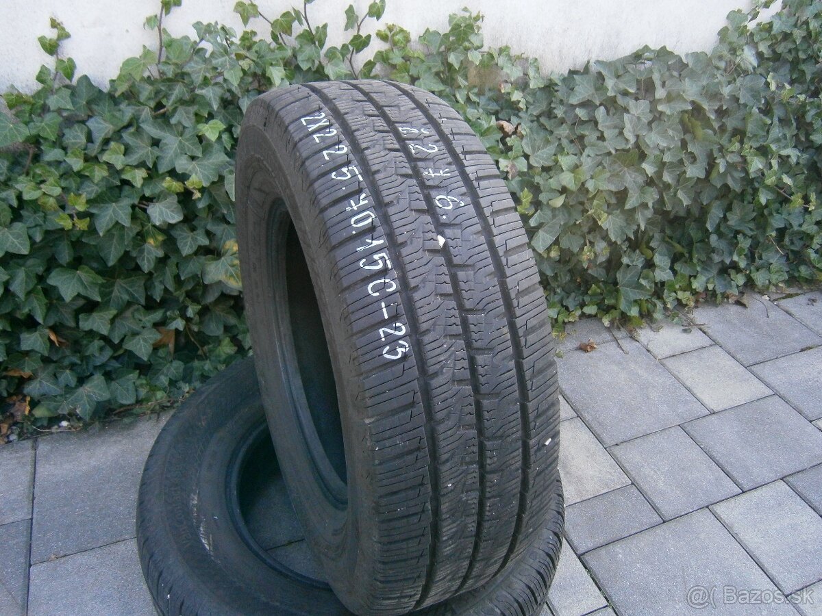 Predám 2x celoročné pneu Continental 225/70 R15C 112/110R