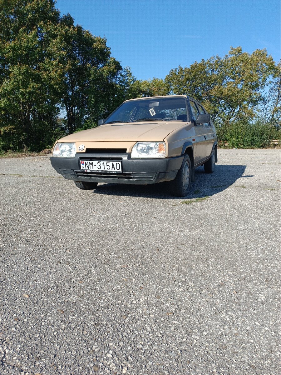 Škoda favorit 135