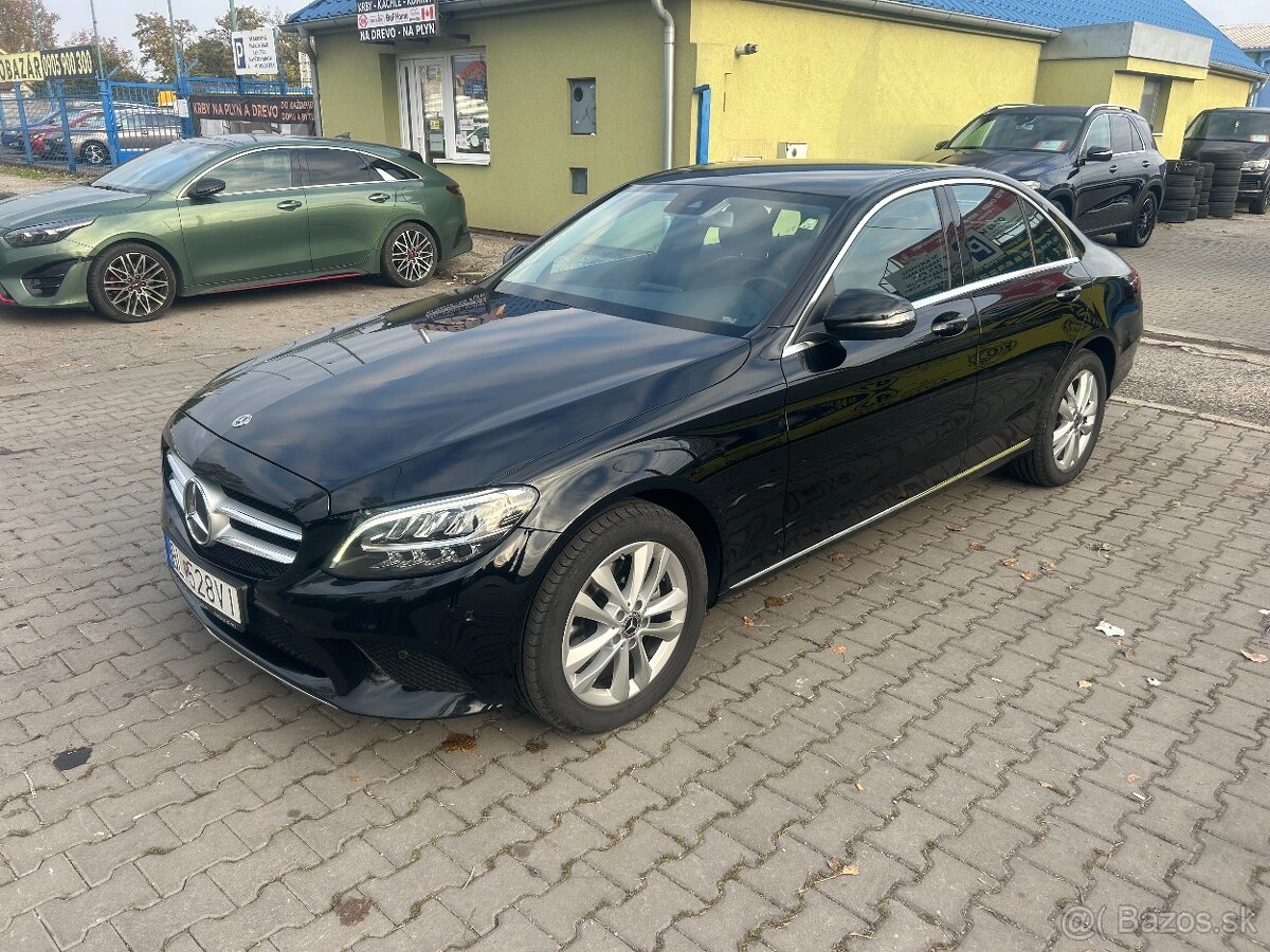 Mercedes-Benz C trieda Sedan 220 d 4MATIC A/T