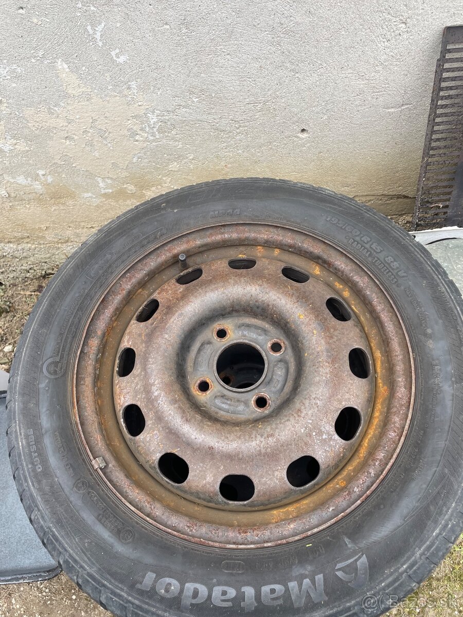 Kolesa gumy 195/60  r15