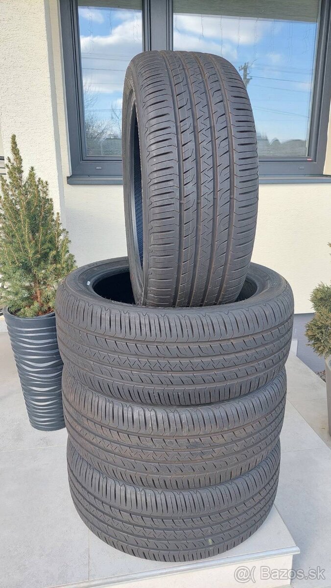 245/45 R19 Goodyear EfficientGrip Performance SUV