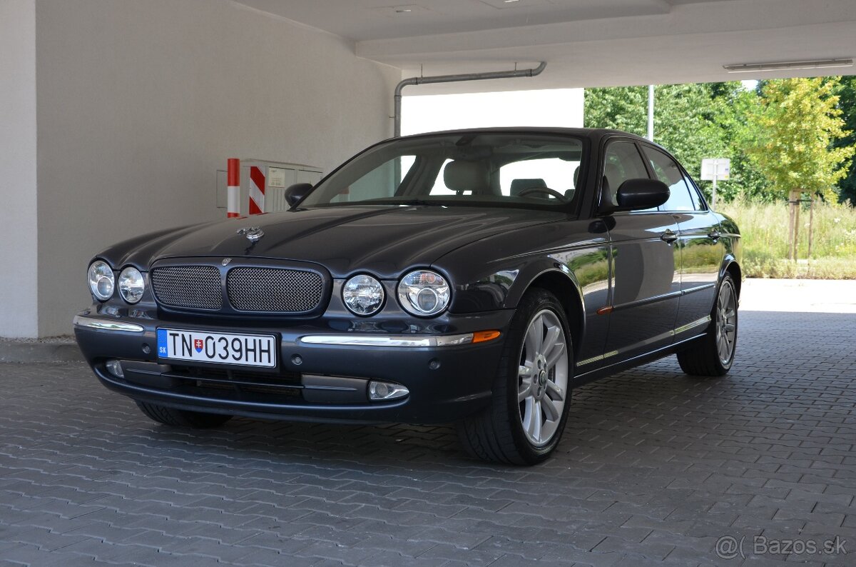 JAGUAR XJR 4.2 V8 SUPERCHARGED benzín kompresor