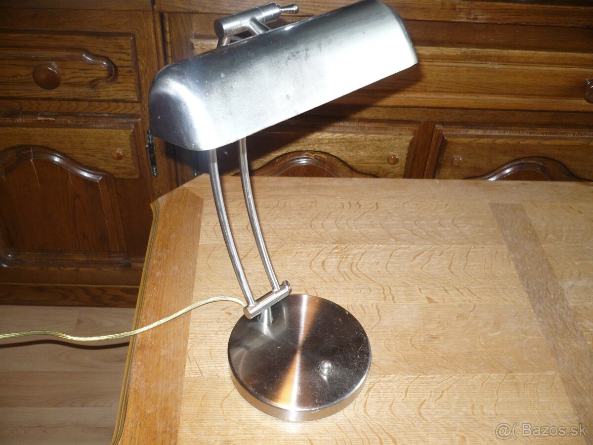 Lampa stolná