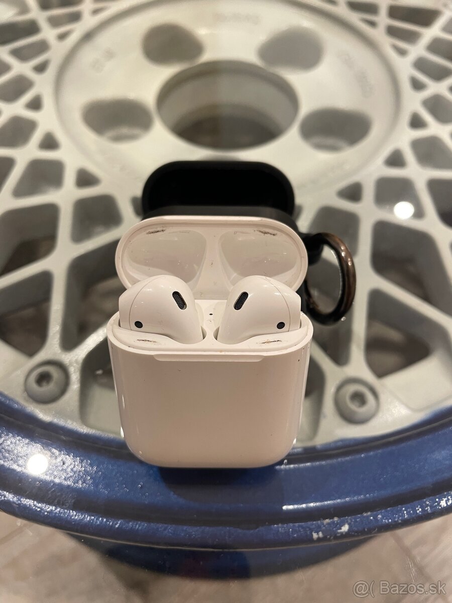 AirPods