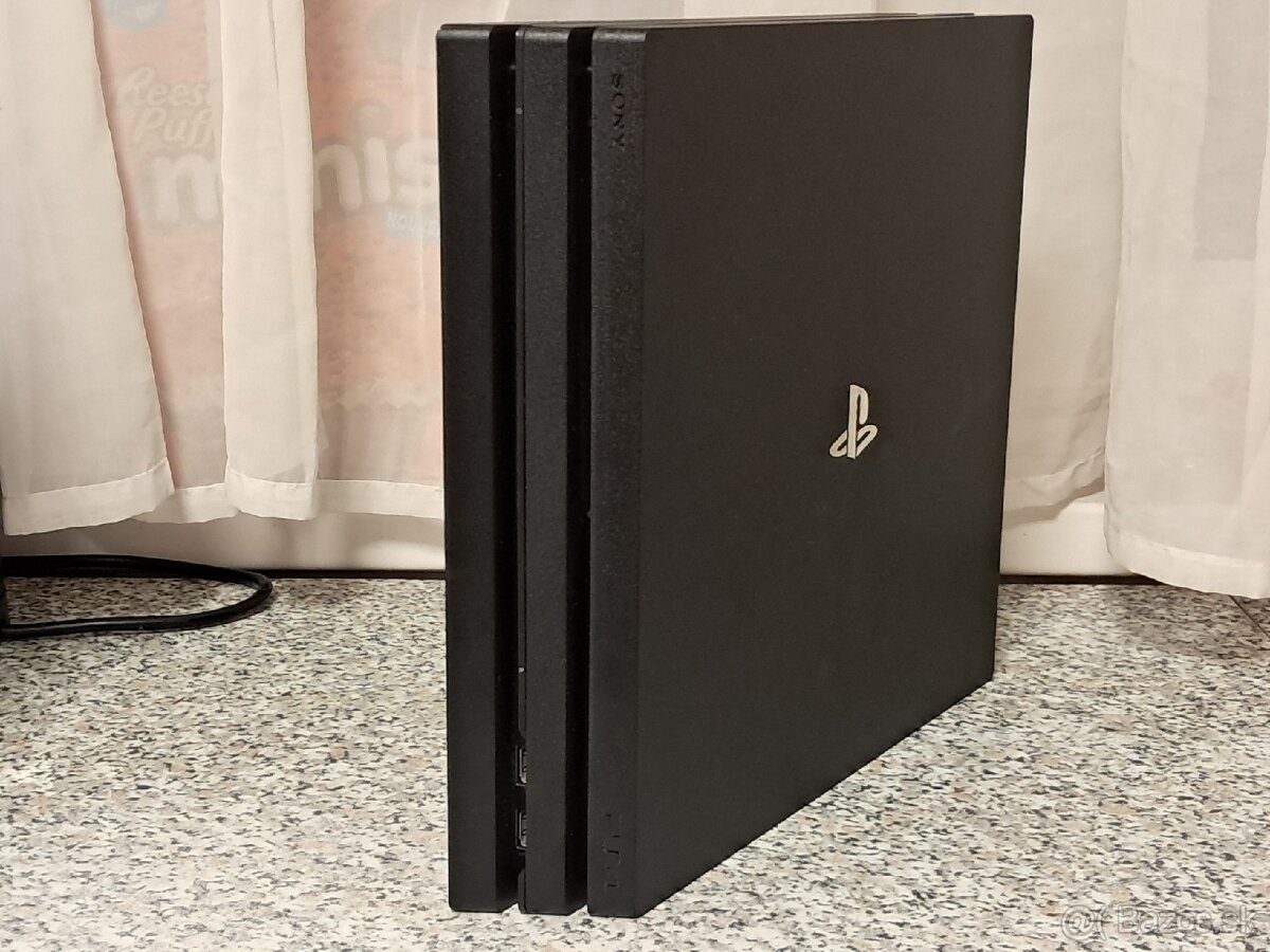 Sony PS4 Playstation 4 PRO 1000GB / 1TB (cuh-7116b)