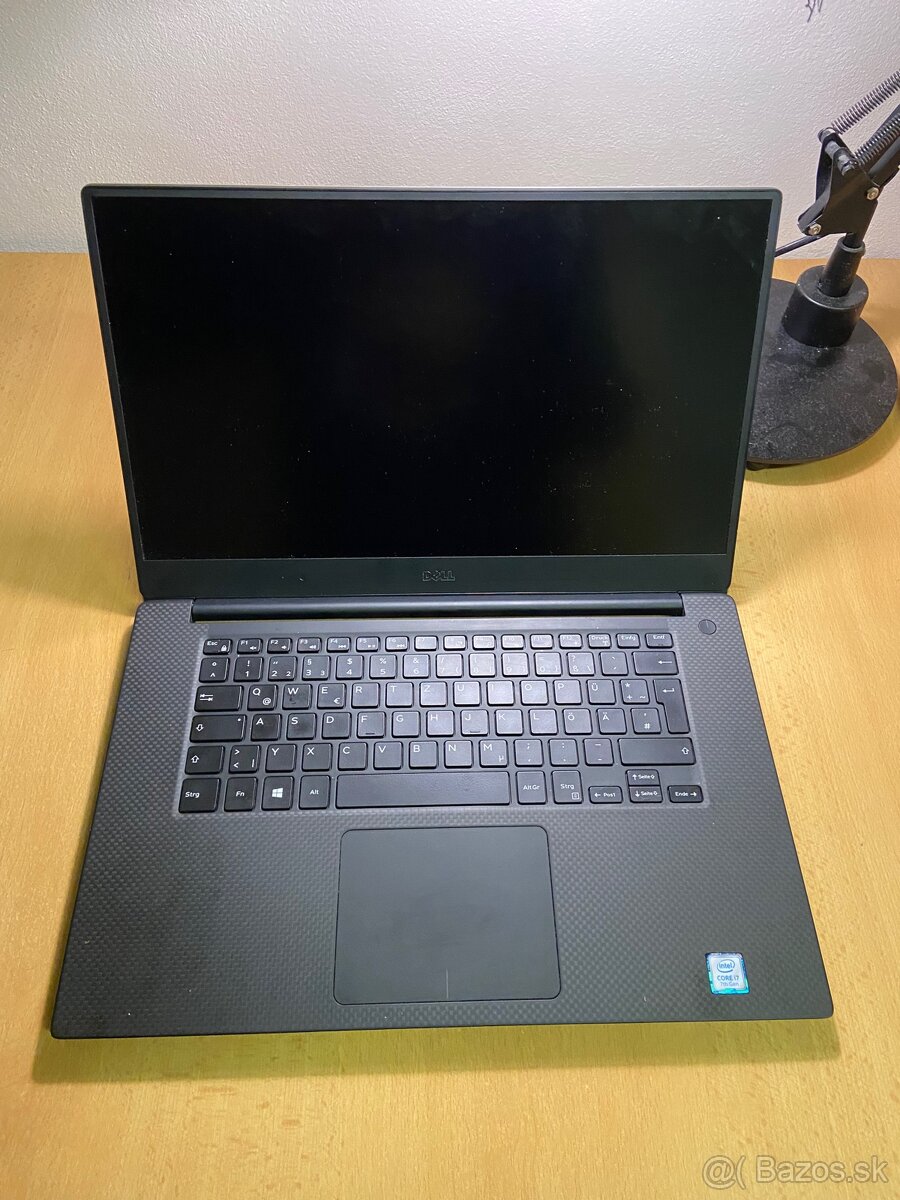 Dell xps 15 9560 Nefunkný (Na diely)