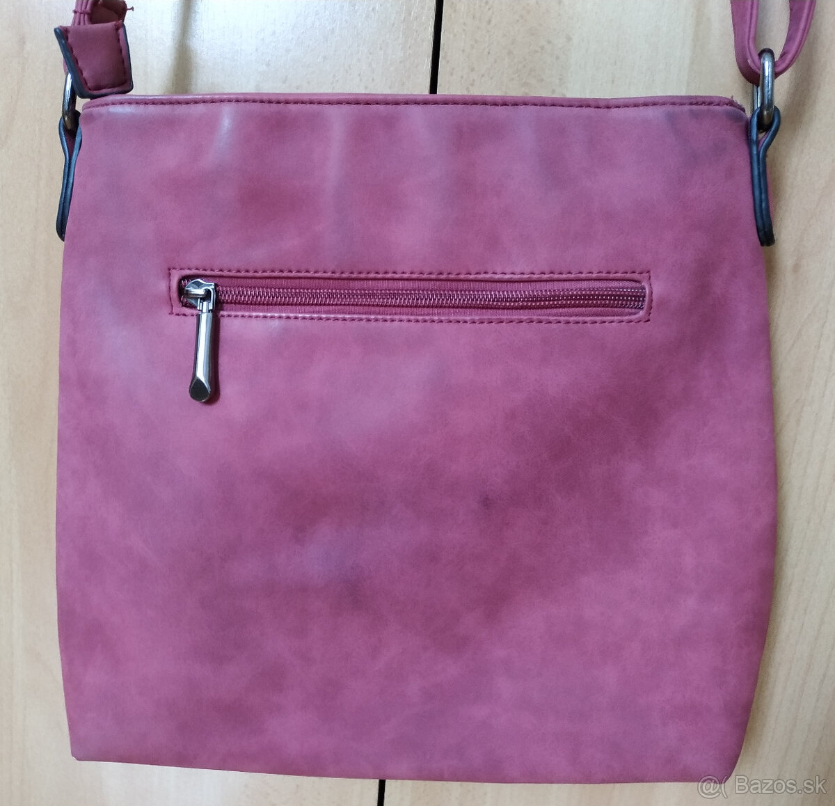 Červená crossbody kabelka