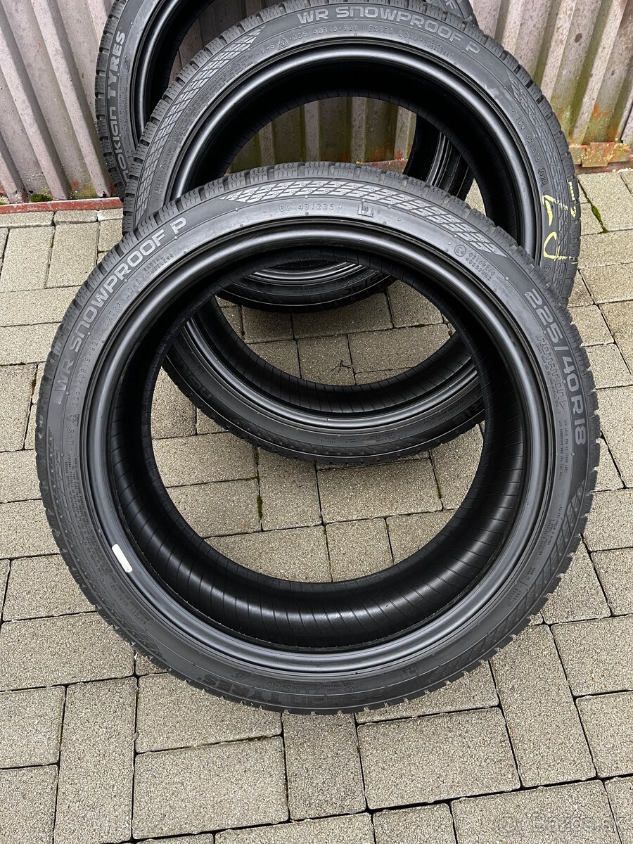 Zimné 1KS NOKIAN TYRES 225/40 R18 WR SNOWPROOF P