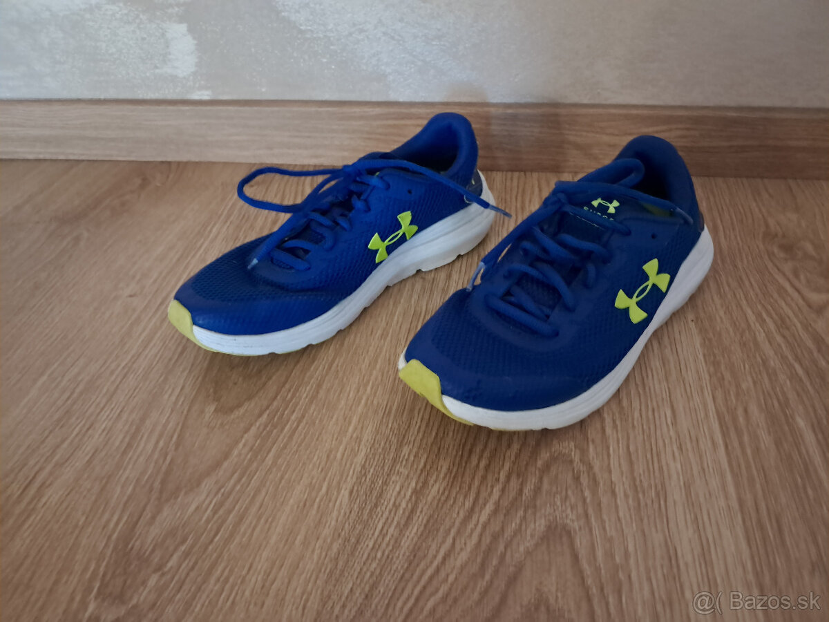 UNDER ARMOUR tenisky 38,5