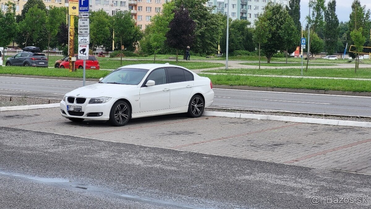 BMW E90