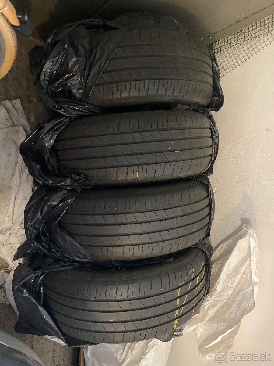 Predam letne pneu Bridgestone Turanza 225/45 R19