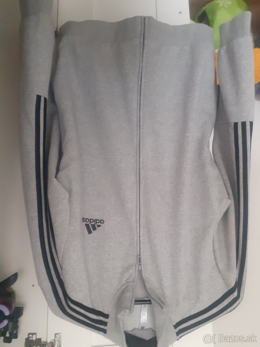 Predam novu mikinu Adidas vel.L