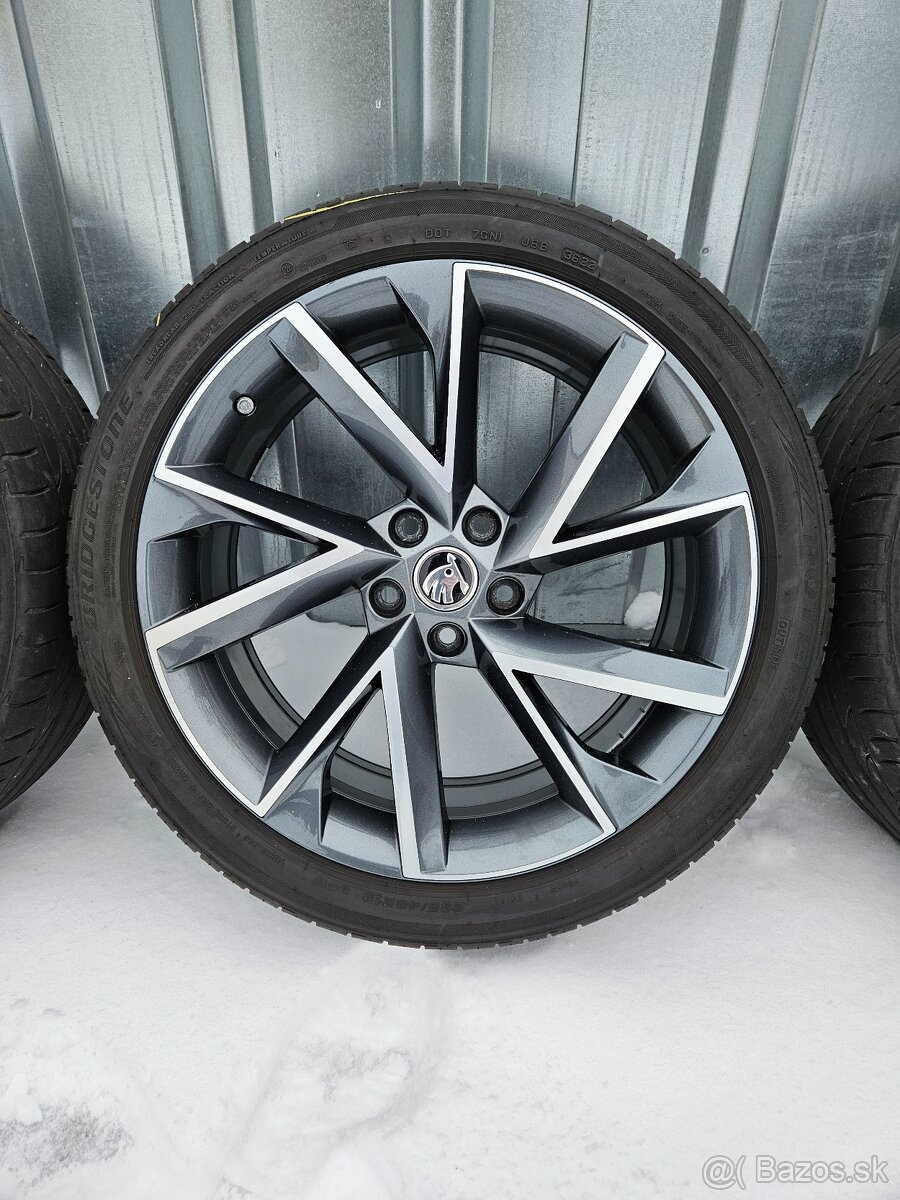 Letní alu kola Vega 19" Škoda Superb 235/40 R19