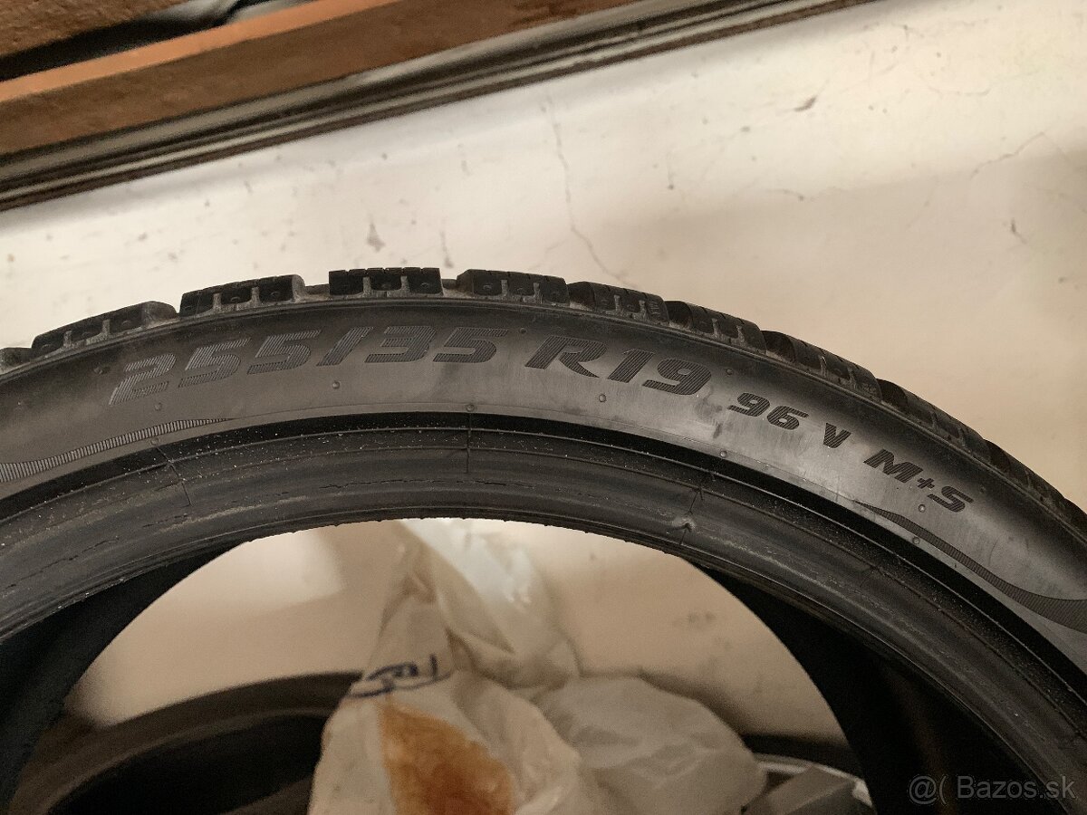 255/35 R19 zimné