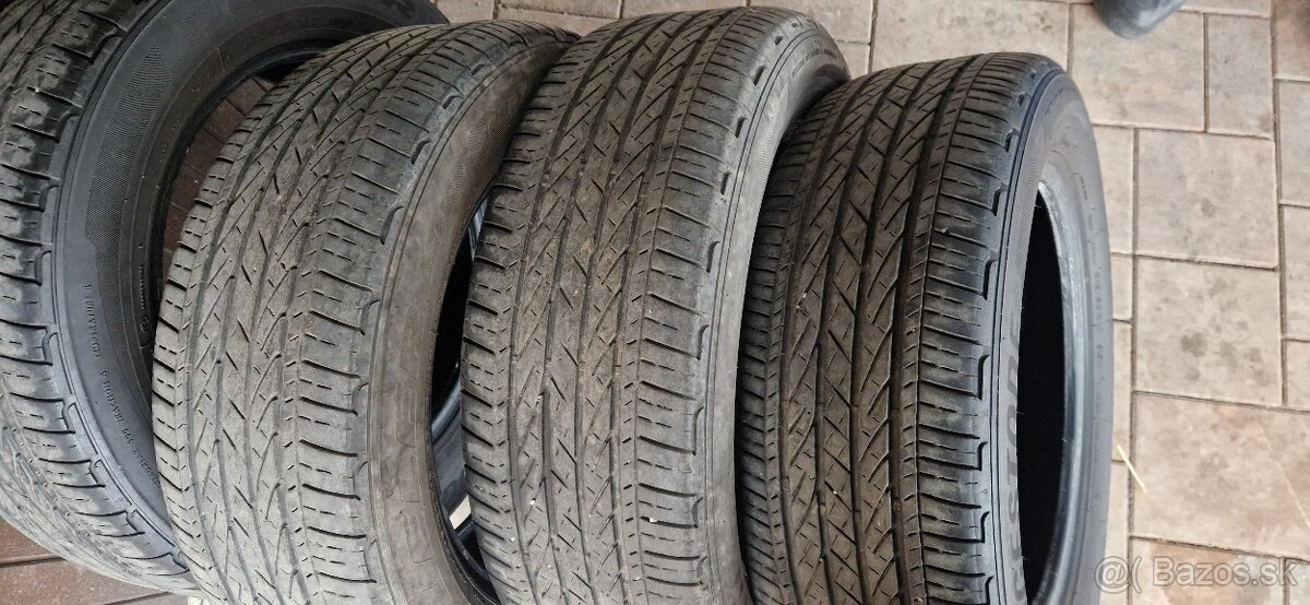 Predám 215/60 r17 letné