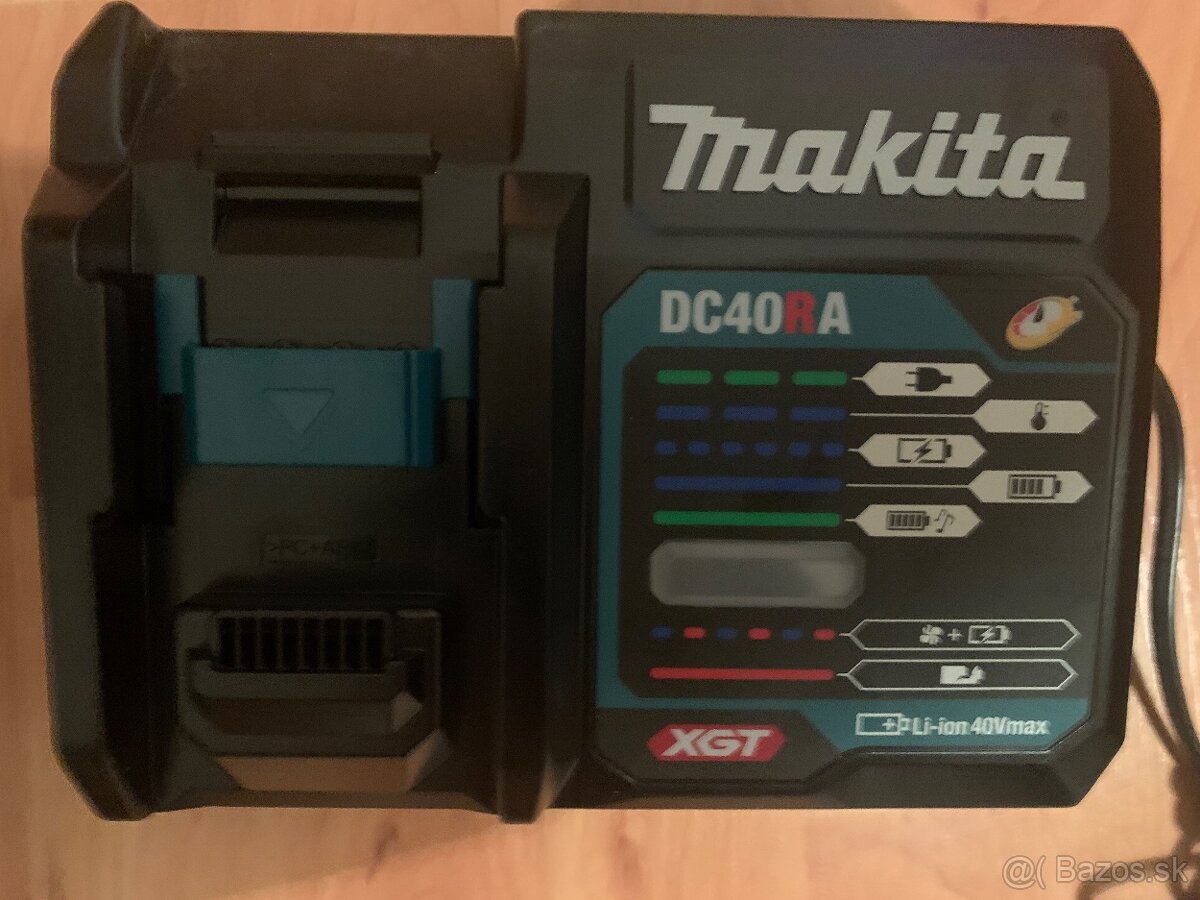 Makita DC40RA XGT nabíjačka