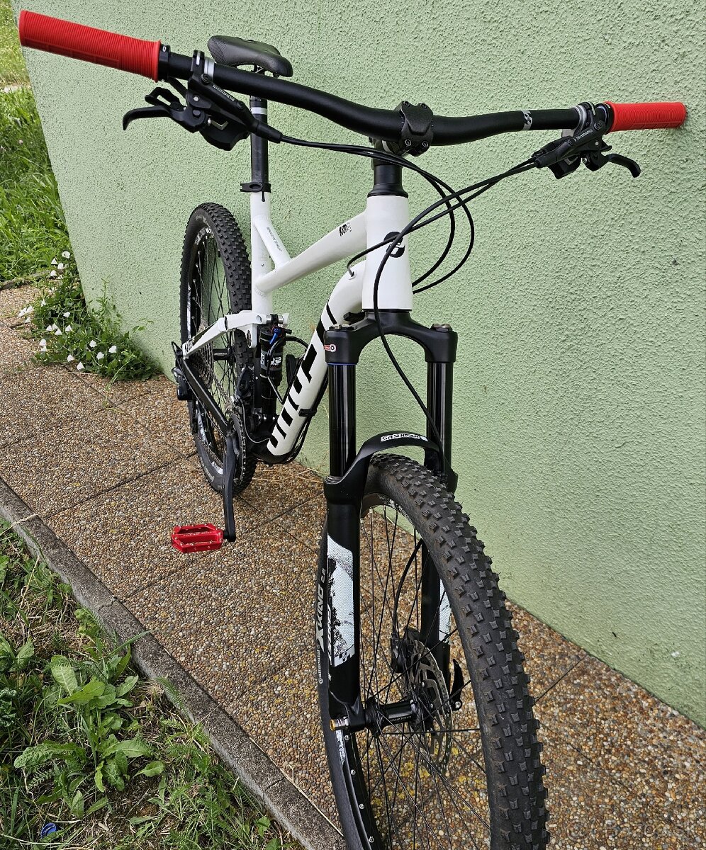 Predám celoodpružený horský bicykel