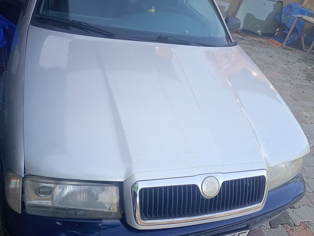 Škoda Octavia 1 Predna kapota