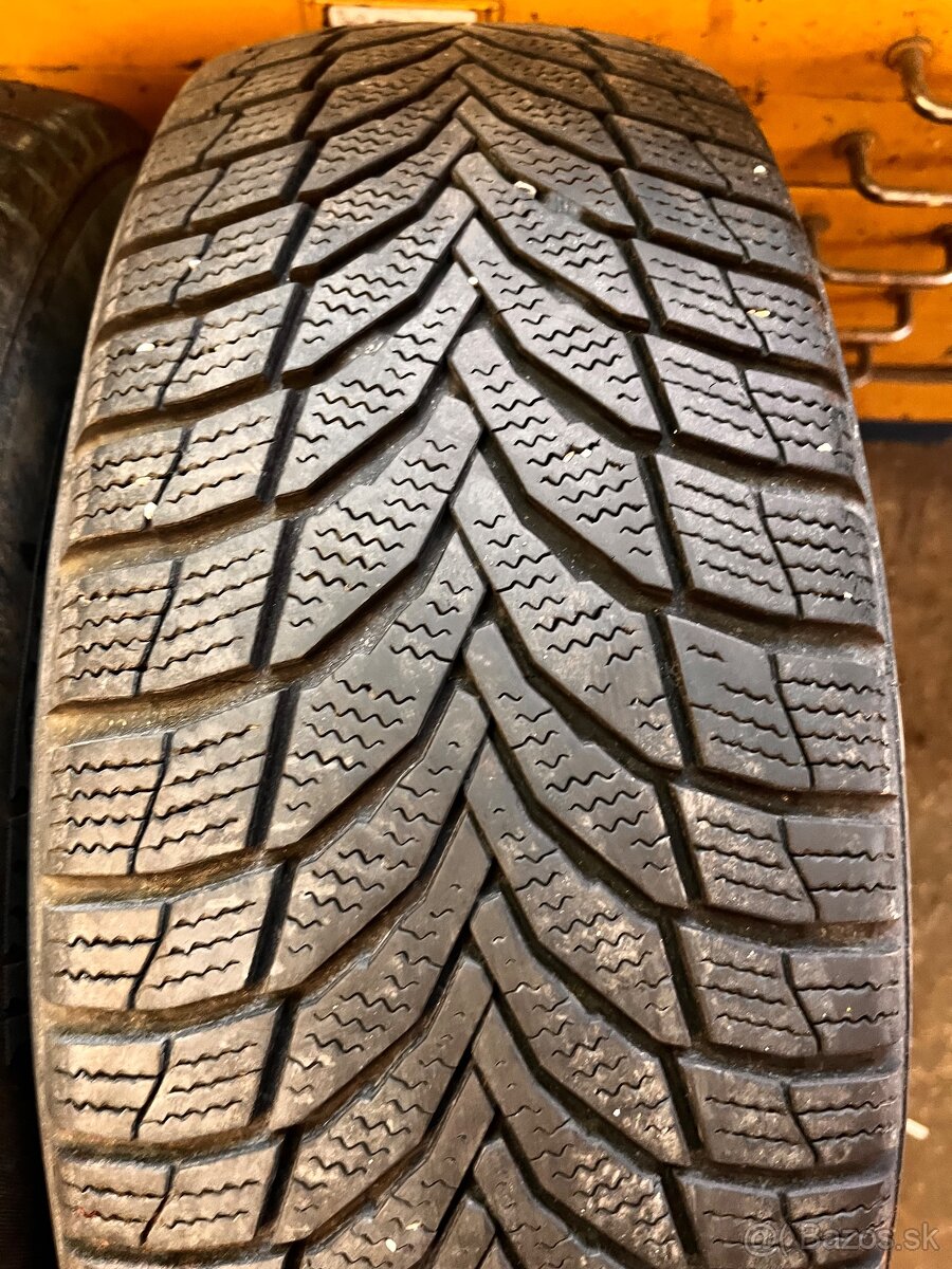 215/65R16 Nexen zimne