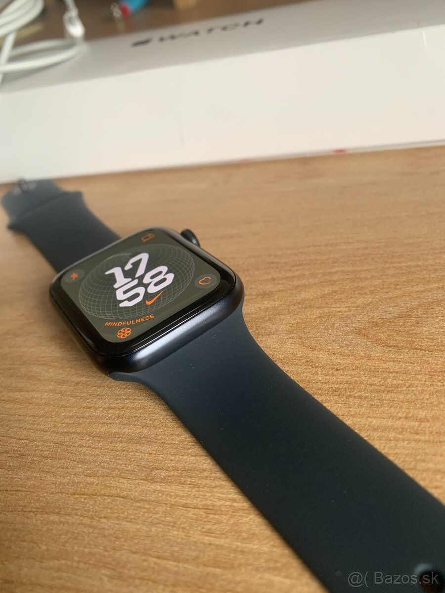 PREDÁM APPLE WATCH SE 2022 44mm (2nd gen) ALUMINIUM