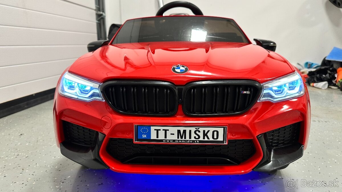 Elektrické autíčko BMW M5 lakované červené