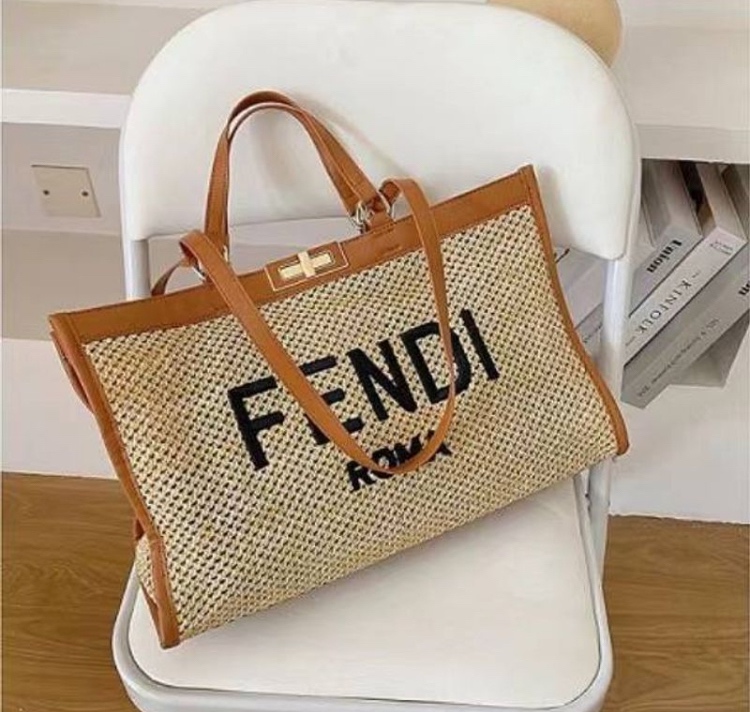 Fendi kabelka .