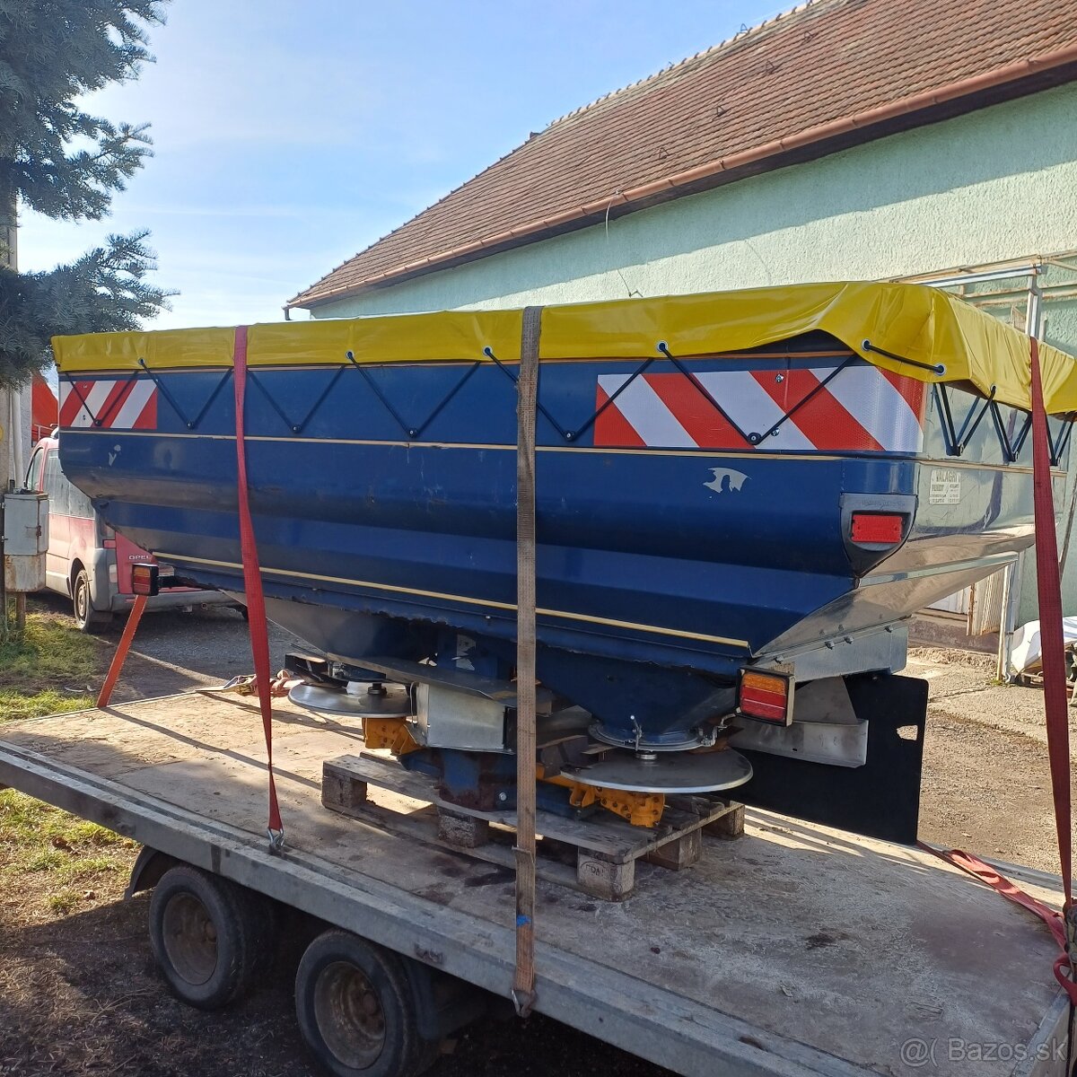 Rozmetadlo hnoja bogballe  m2 na 2000kg