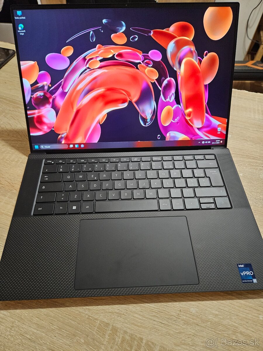 Špičkový dell xps 15 9500 s 13 generaciou i7 16 gb ram a 512